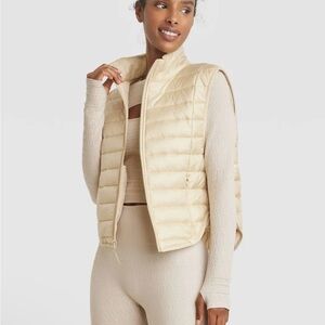 JoyLab Women's quilted puffer Vest M NWT